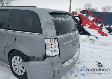 2013 Chrysler Town & Country Touring z USA, uszkodzony, nr VIN 2C4RC1BG9DR756288